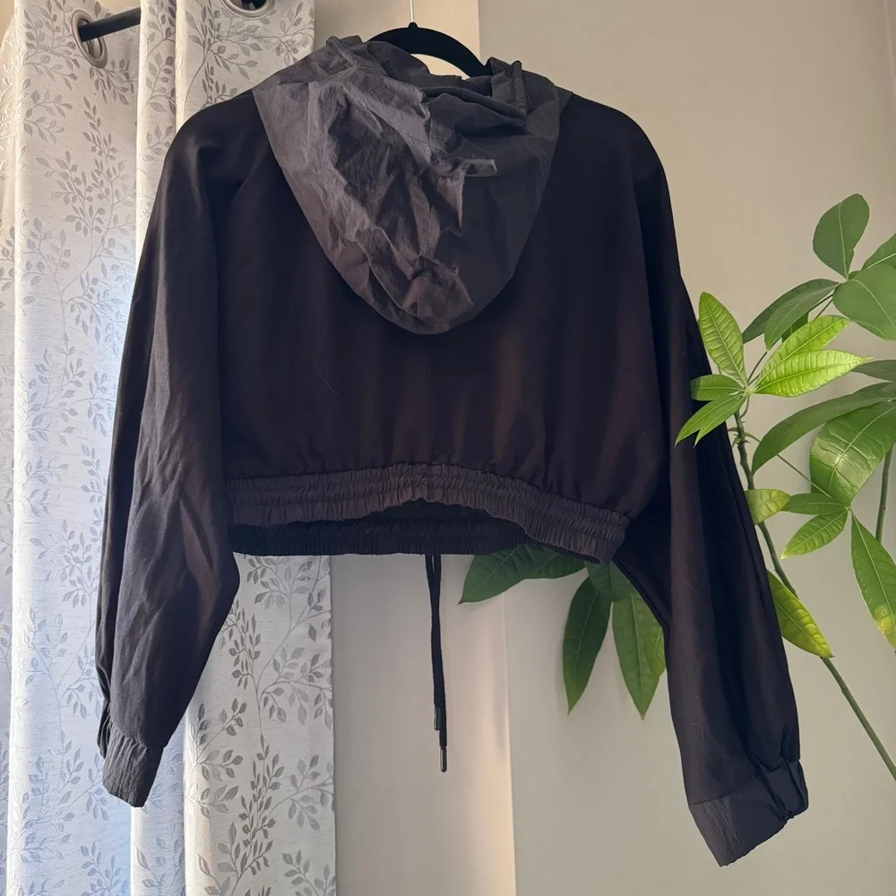 Black Cropped Hoodie Jacket - Picture 3 of 8